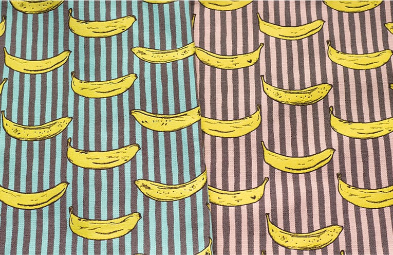 ストライプにバナナが並ぶ個性的なデザイン